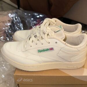 Reebok Cream Casual Sneakers // Kids 6.5 Women’s 8